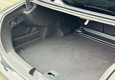Mercedes-Benz E 220 d 4Matic 9G-TRONIC