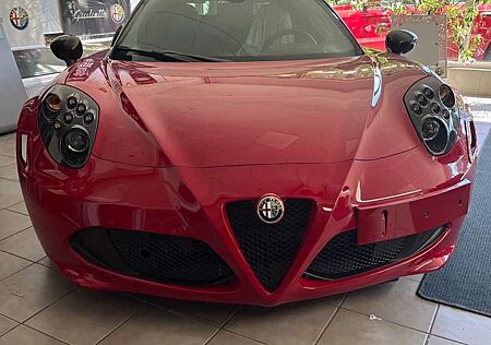 Alfa Romeo 4C 1.8 TBi Launch Edition