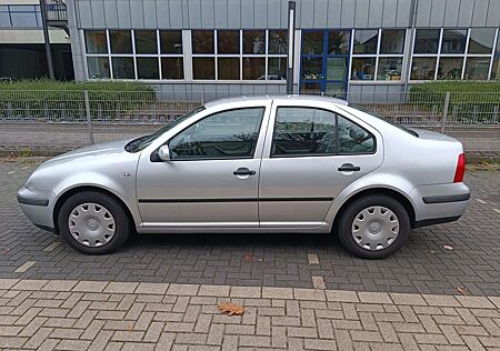 VW Bora Volkswagen 1.6 16V 1,6 Benzin silber TÜV HU 07/27