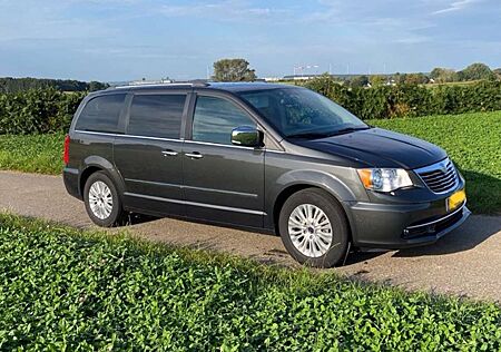 Lancia Voyager gebraucht kaufen Lancia Voyager 2.8 CRD16v Platinum