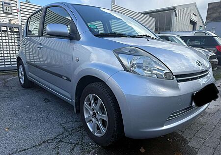 Daihatsu Sirion Sirion 1.3 Automatik / Tüv 3 /28 / 1 Hand