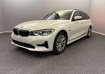 BMW 330 e T Advantage SPORTSITZE*WIDE*LED*ACC*KAM