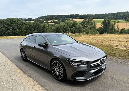 Mercedes-Benz CLA 35 AMG AMG CLA 35 4Matic Shooting B AMG Speedshift 7G-DCT