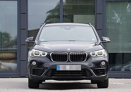 BMW X1 xDrive 20 i Sport Line *MIT 2 JAHREN GARANTIE