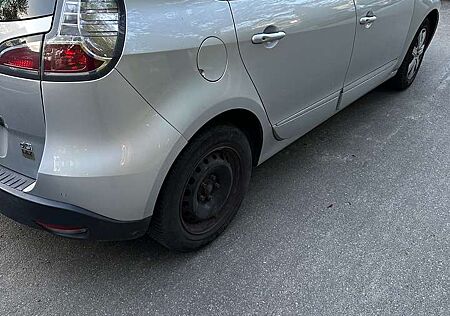 Renault Scenic dCi 110 EDC Xmod Bose Edition