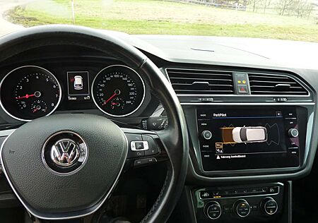 VW Tiguan Volkswagen Comfortline BMT/Start-Stopp, 8 fach Alu,AHK