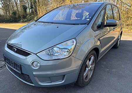 Ford S-Max Titanium
