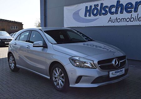 Mercedes-Benz A 180 !AUTOM!Navi,Leder,Sitzh,Parks,V&H,Allwett,