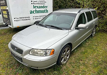 Volvo V70 D5 Momentum (136kW)(2005)