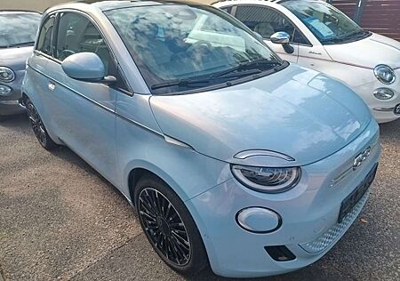 Fiat 500E La Prima/Himmelblau/el. Panodach