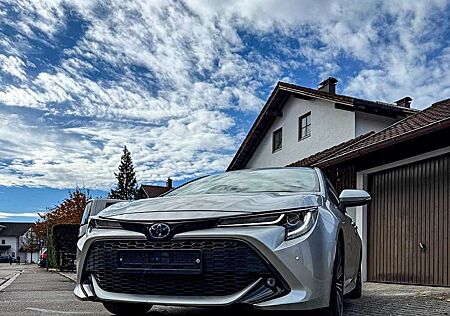 Toyota Corolla Hybrid Team D