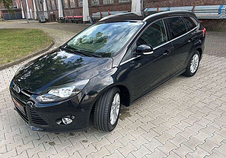 Ford Focus Turnier Titanium*Navi*Scheckheft*150 PS*