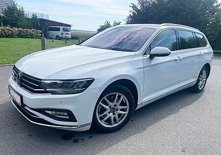 VW Passat Variant Volkswagen Elegance