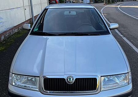 Skoda Octavia 1.6 Tour