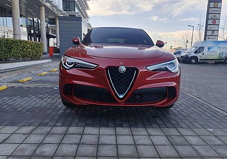Alfa Romeo Stelvio V6 2.9 Bi-Turbo AT8-Q4 Quadrifoglio