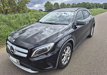 Mercedes-Benz GLA 200 GLA Diesel CDI 7G-DCT Edition 1