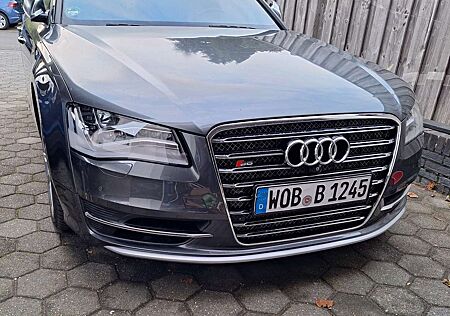 Audi S8