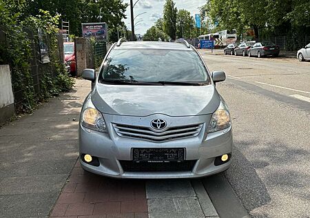 Toyota Verso Sportsvan D4D 2012