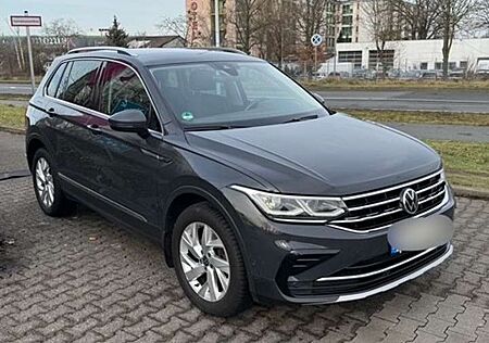 VW Tiguan Volkswagen 2.0 TDI SCR 4MOTION DSG Elegance