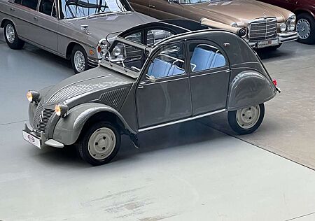 Citroën 2 CV Citroen 2CV AZLM, vor 22 Jahren nachhaltig restauriert