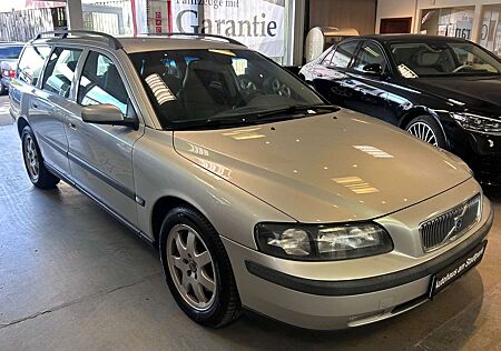 Volvo V70 2.4D - D5-Automatik-Leder-Navi