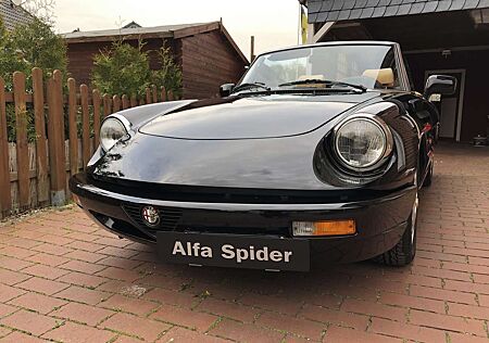 Alfa Romeo Spider 2.0