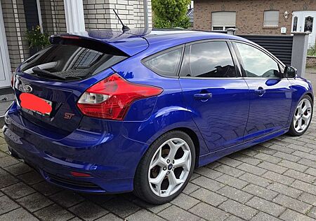 Ford Focus 2.0 EcoBoost ST
