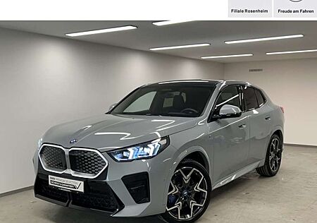 BMW iX2 xDrive30 M Sportpaket Head-Up HK HiFi Parkass. Pl.