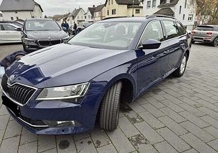 Skoda Superb Combi 2.0 TDI DSG Ambition