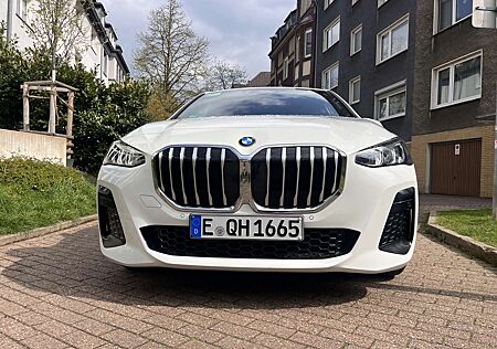 BMW 223 i M Sport