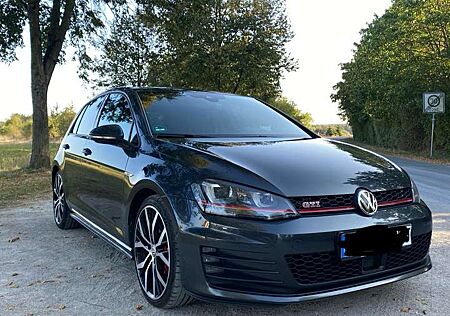 VW Golf GTI Volkswagen VII 2.0 Performance*Volleder*Panoramadach*DCC