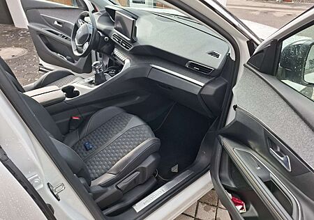 Peugeot 5008 PureTech 130 Stop & Start Roadtrip 7 Sitzer
