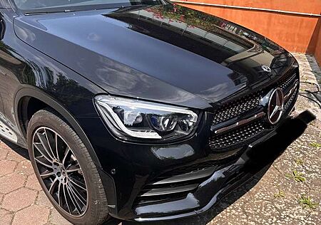 Mercedes-Benz GLC 300 e 4Matic 9G-TRONIC AMG Line
