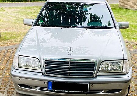 Mercedes-Benz C 180 Classic