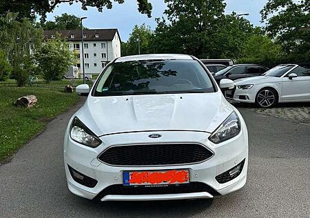 Ford Focus Turnier 1.5 EcoBoost Start-Stopp-System Aut. ST-Li