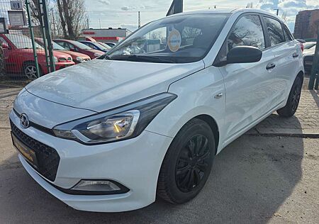 Hyundai i20 Basis 12 Monate Garantie Navi Parksensor