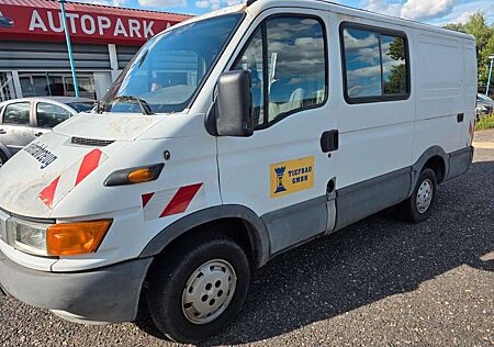 Iveco Massif Dailly Unijet .Geschlossen .