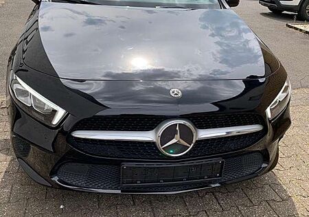 Mercedes-Benz A 180 Progressive /1Hand /Navi/LED/PDC/TEMPO/SHZ