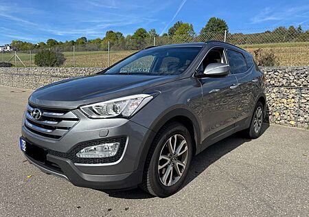 Hyundai Santa Fe Diesel 2.0 CRDI 2WD Style viele NEUTEILE