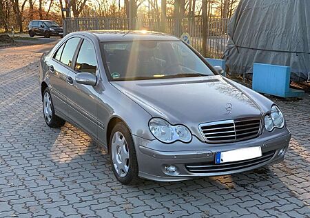 Mercedes-Benz C 180 Lim. Kompressor+Tempomat+PDC Facelift