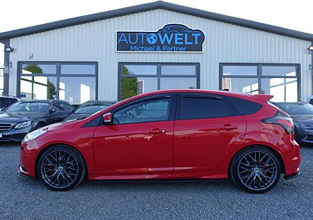 Ford Focus ST 2.0 T 250PS KLIMAAUT SITZH XEN KAM 19'