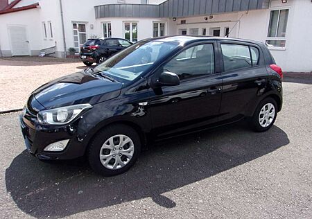 Hyundai i20 Klima PDC SHZ Allwetter