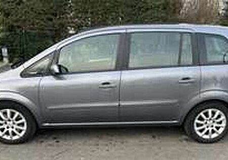 Opel Zafira 1.9 CDTI Automatik Edition