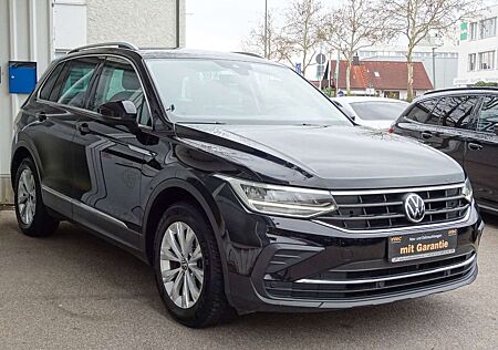 VW Tiguan Volkswagen 1.5 TSI Life Navi LED ACC 17" Apple CarP.
