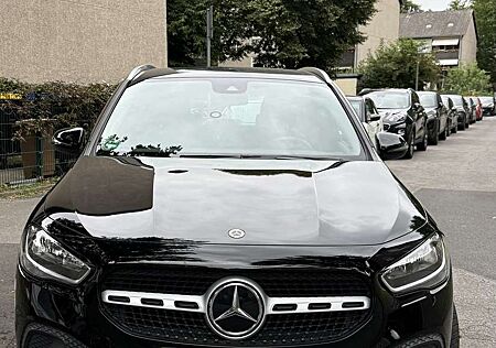 Mercedes-Benz GLA 180 (247.784)