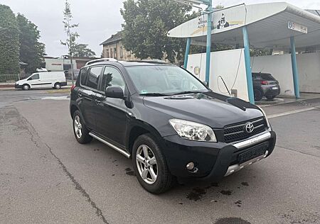 Toyota RAV 4 2.0 4x4 Automatik Travel