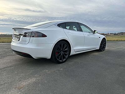 Tesla Model S Model S Ludicrous Performance VAT deductible