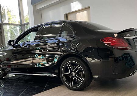 Mercedes-Benz C 300 e 9G-TRONIC AMG Line