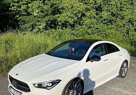 Mercedes-Benz CLA 220 4Matic 7G-DCT