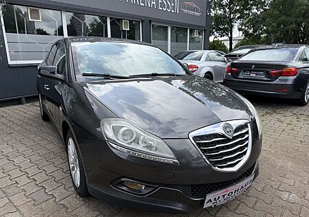 Lancia Delta 1.4 Turbo Gold Schwarz Alcantara Navi Top Gepflegt